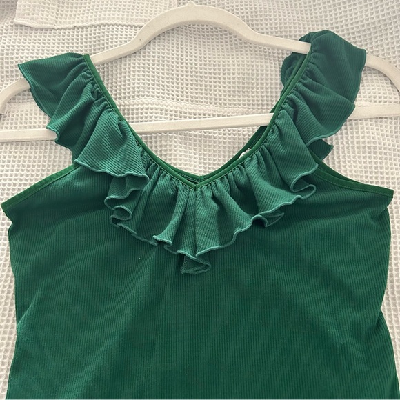Green ruffle bodysuit size M - Picture 2 of 7